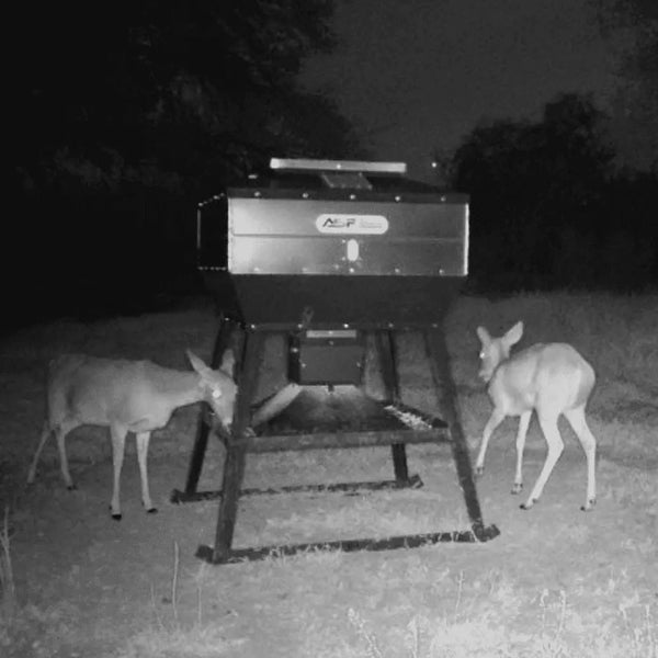 Corn Pro Realtree® Camo Deer Feeder All Seasons Feeders Protein or Broadcast Feeder
