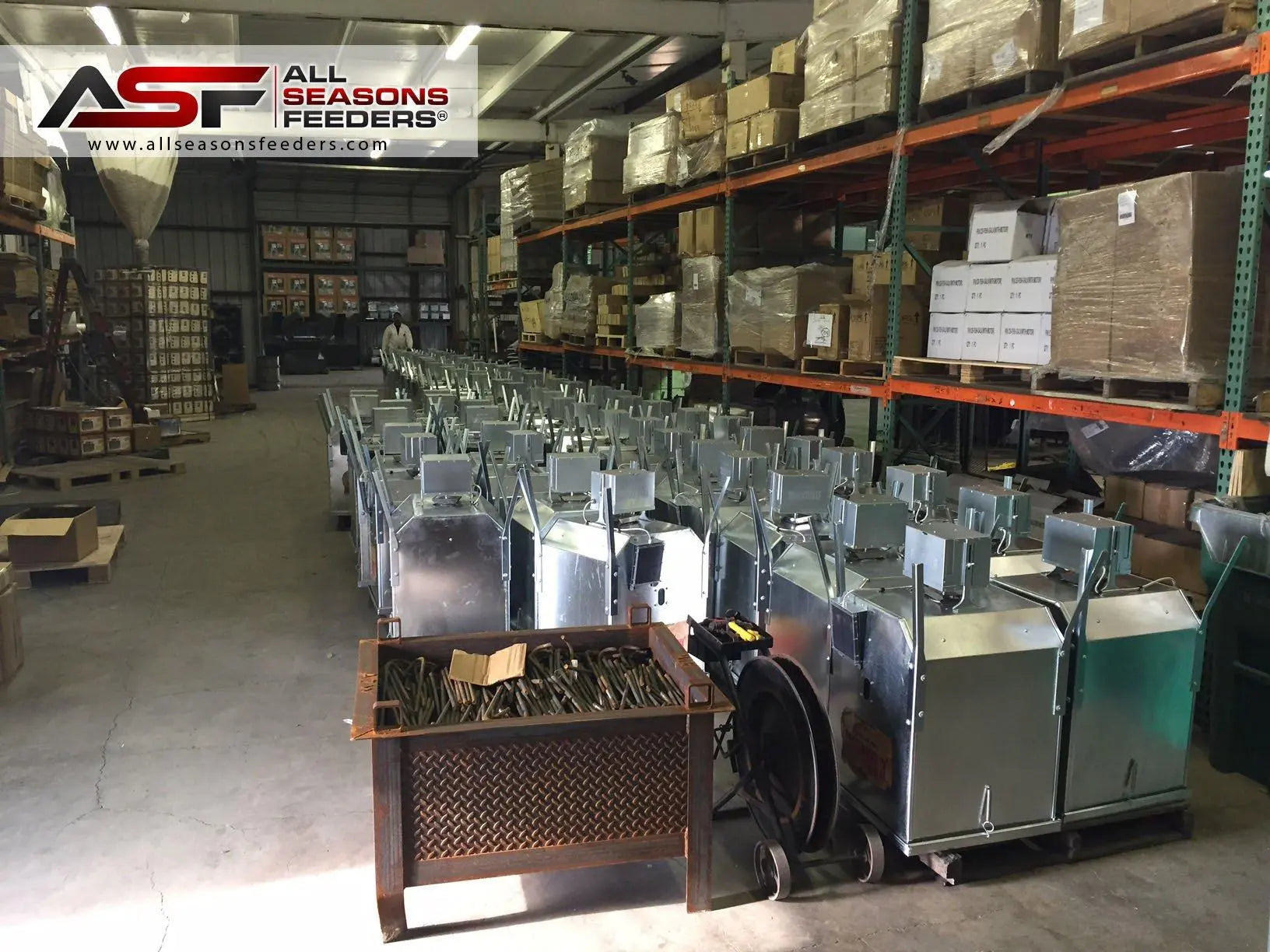 300lb Broadcast w/solar All Seasons Feeders Broadcast Feeder