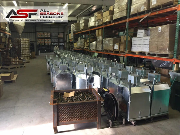 300lb Broadcast w/solar All Seasons Feeders Broadcast Feeder