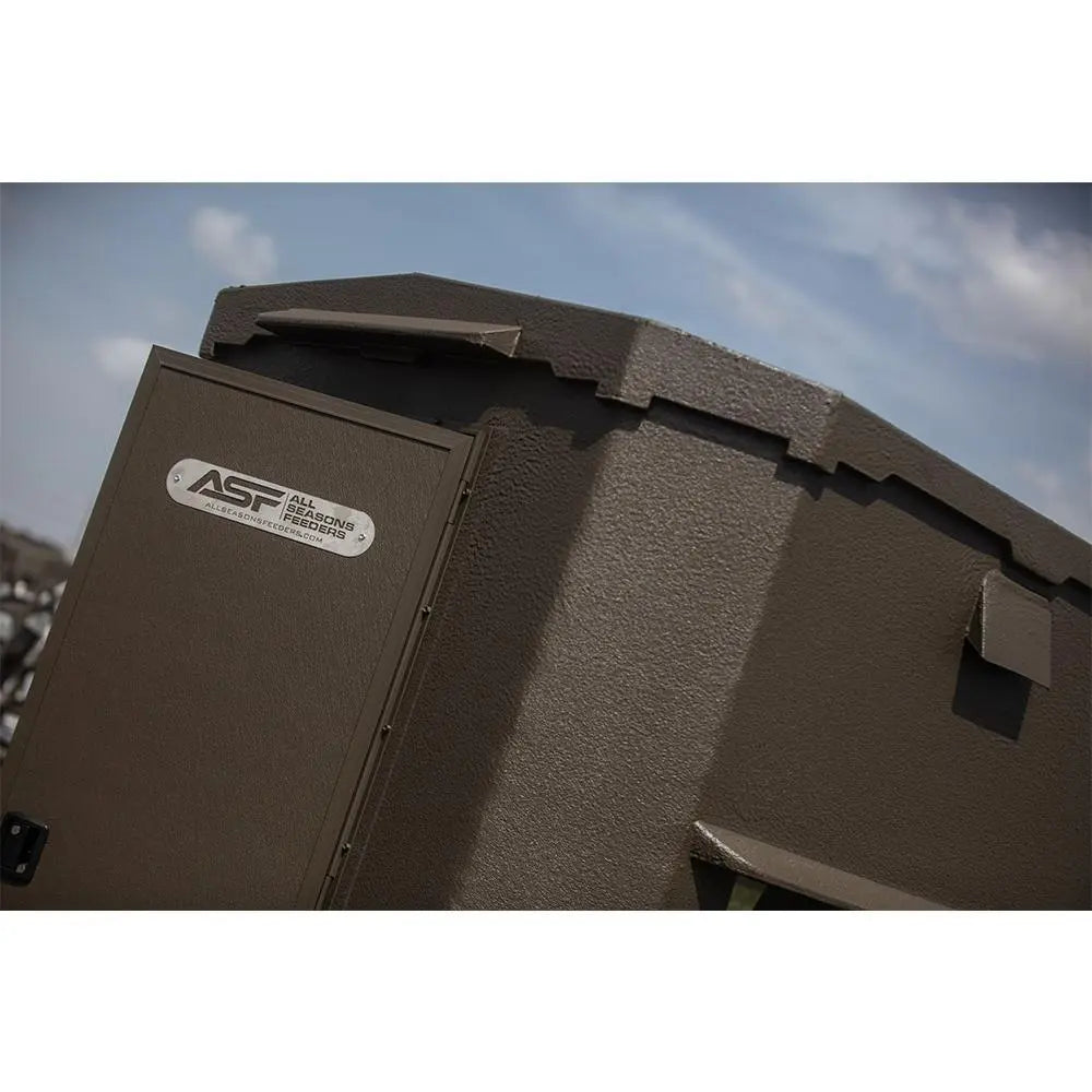 Little Chingon - 5' x 5' All Seasons Feeders 5' - 8' - 10' - Skid - Trailer